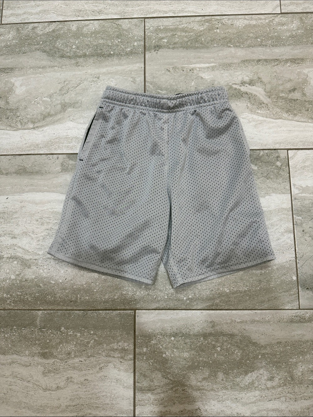 Athletic Works Light Gray Men's Mesh Athletic Shorts